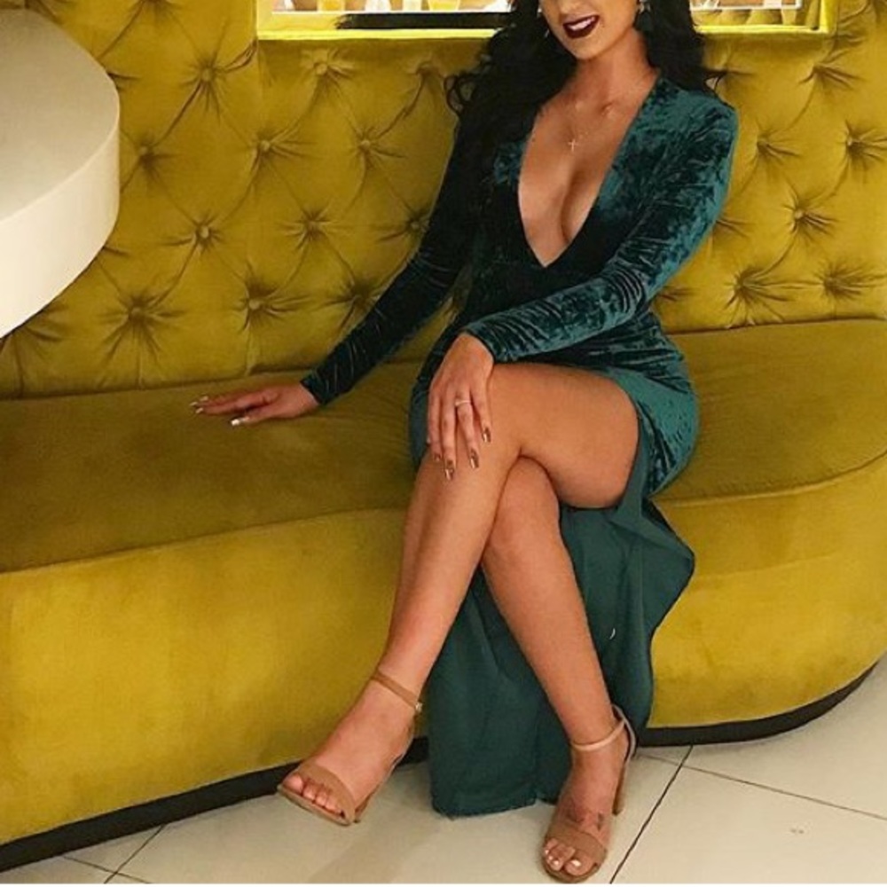 Velevet Slit dress GREEN - Picture 2 of 10